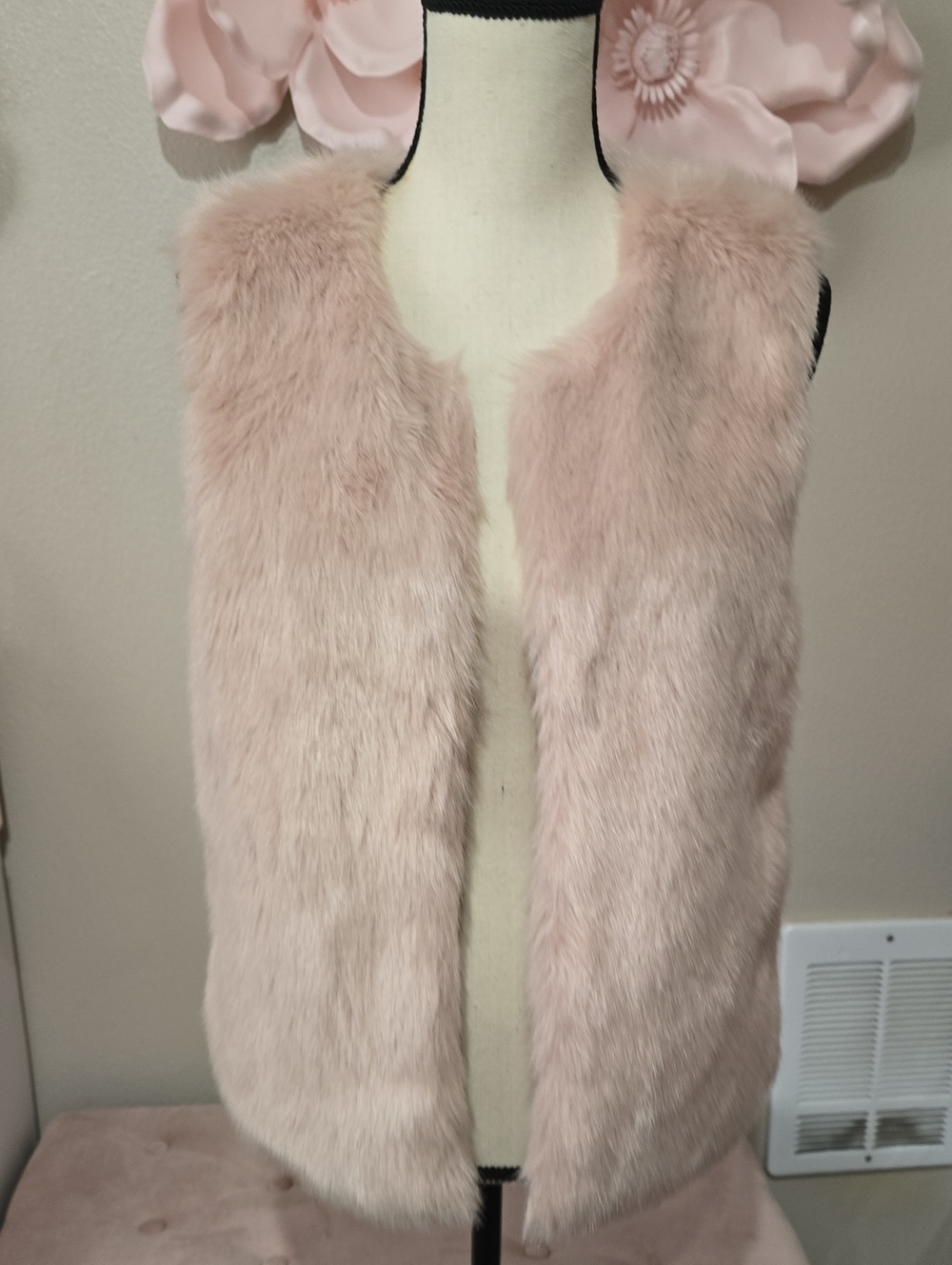 Forever 21 Powder Blush Faux Fur Vest